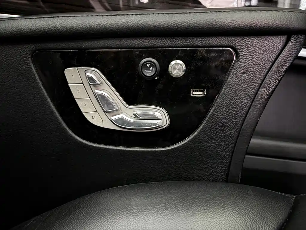 Mercedes-Benz V-Class 2018 — фото 5