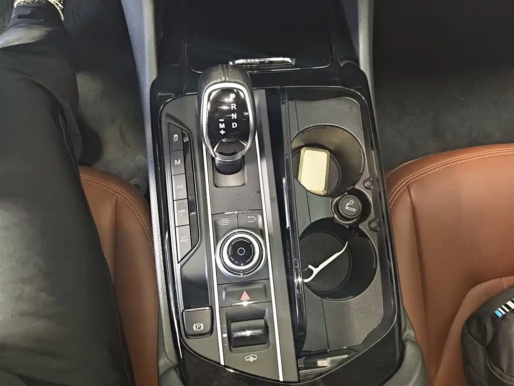 Maserati Levante 2018 — фото 10