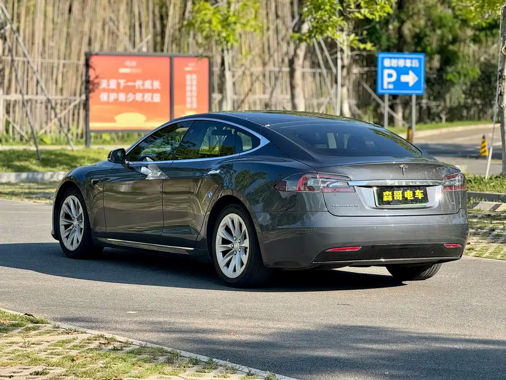 Tesla Model S 2017 — фото 5