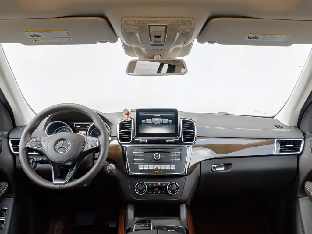 Mercedes-Benz GLS 2017 — фото 5