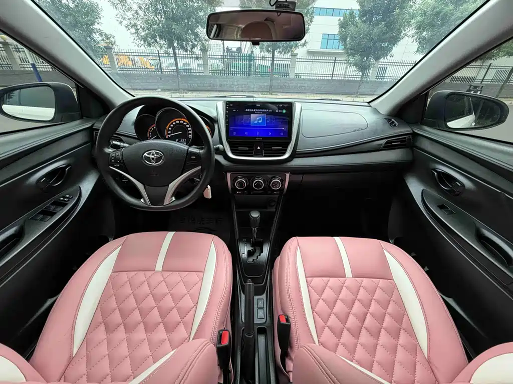 Toyota Yaris L 2023 — фото 5