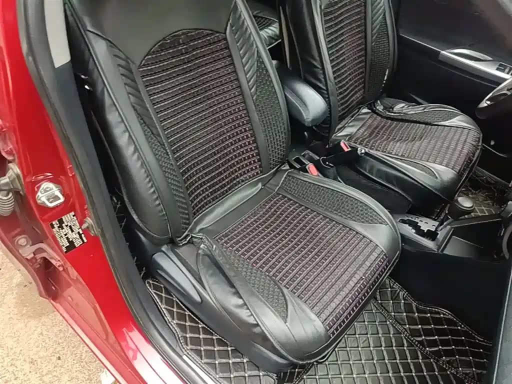 Toyota Yaris L 2015 — фото 25
