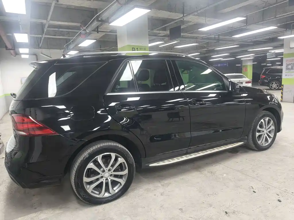 Mercedes-Benz GLE 2017 — фото 14