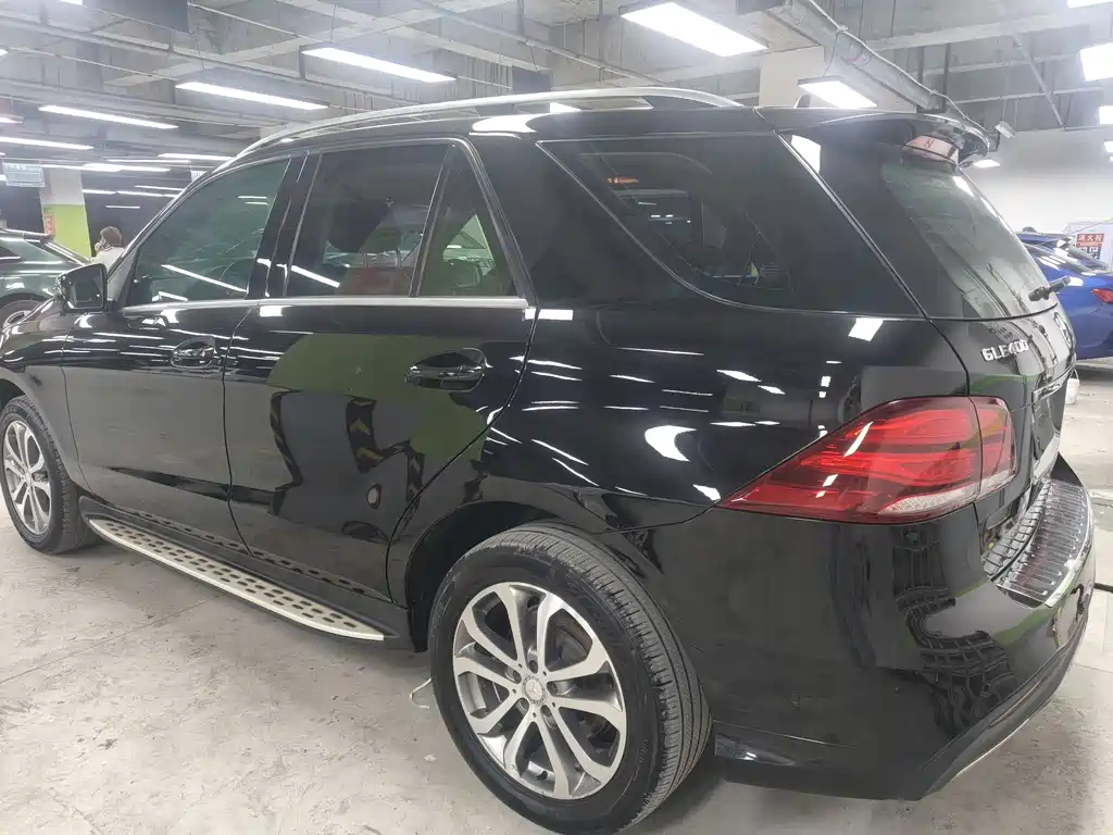 Mercedes-Benz GLE 2017 — фото 15