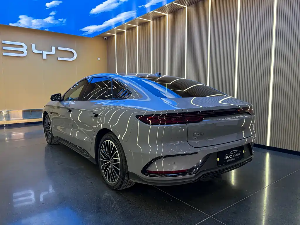 BYD Han 2025 — фото 16