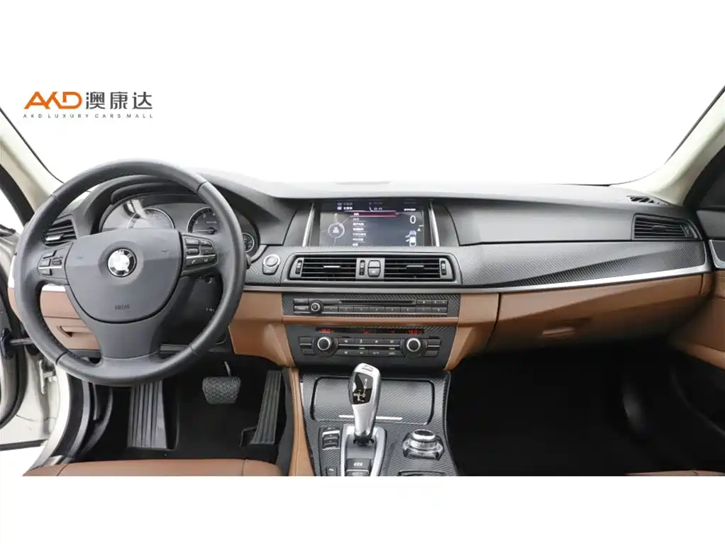 BMW 5 Series 2015 — фото 5