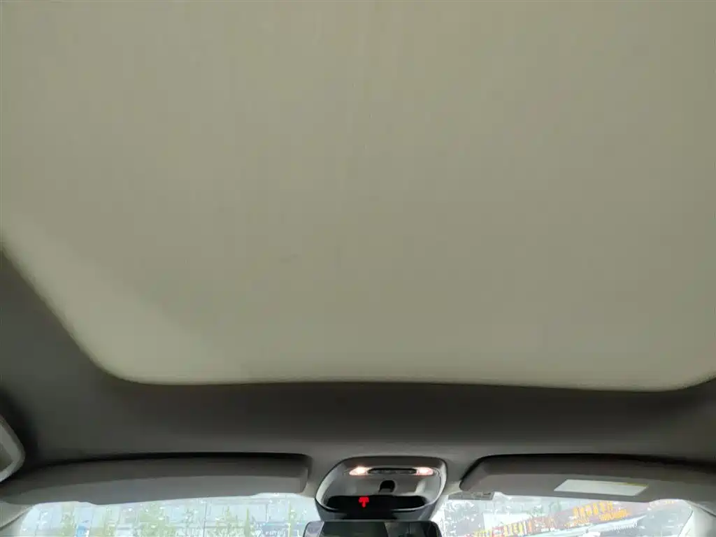 Volvo V40 2015 — фото 18