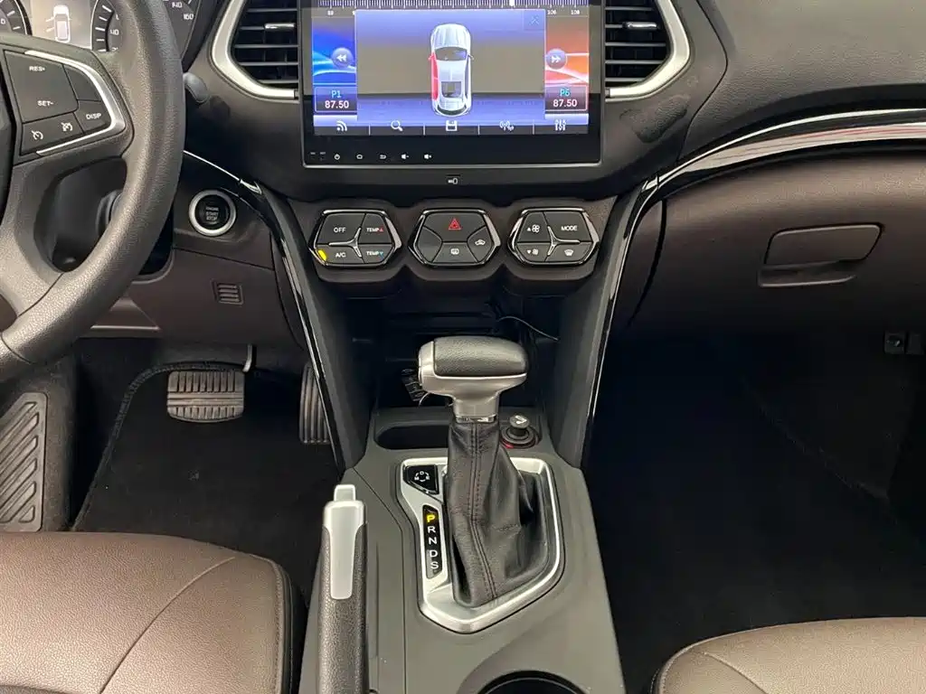 GAC Motor Trumpchi GS4 2017 — фото 9