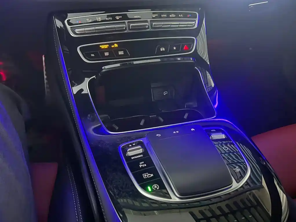 Mercedes-Benz E-Class 2023 — фото 10