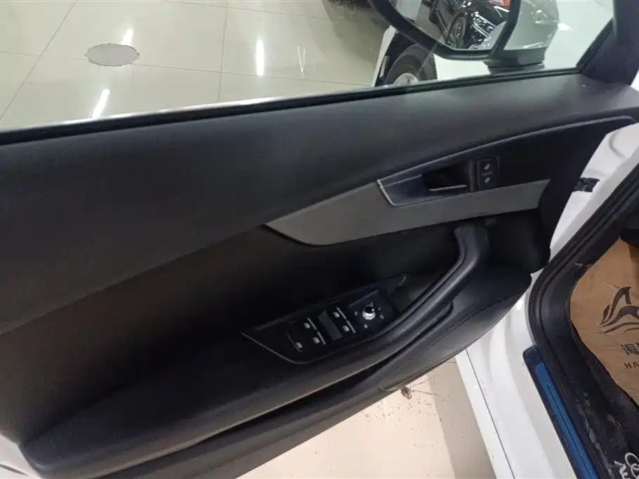 Audi A4L 2019