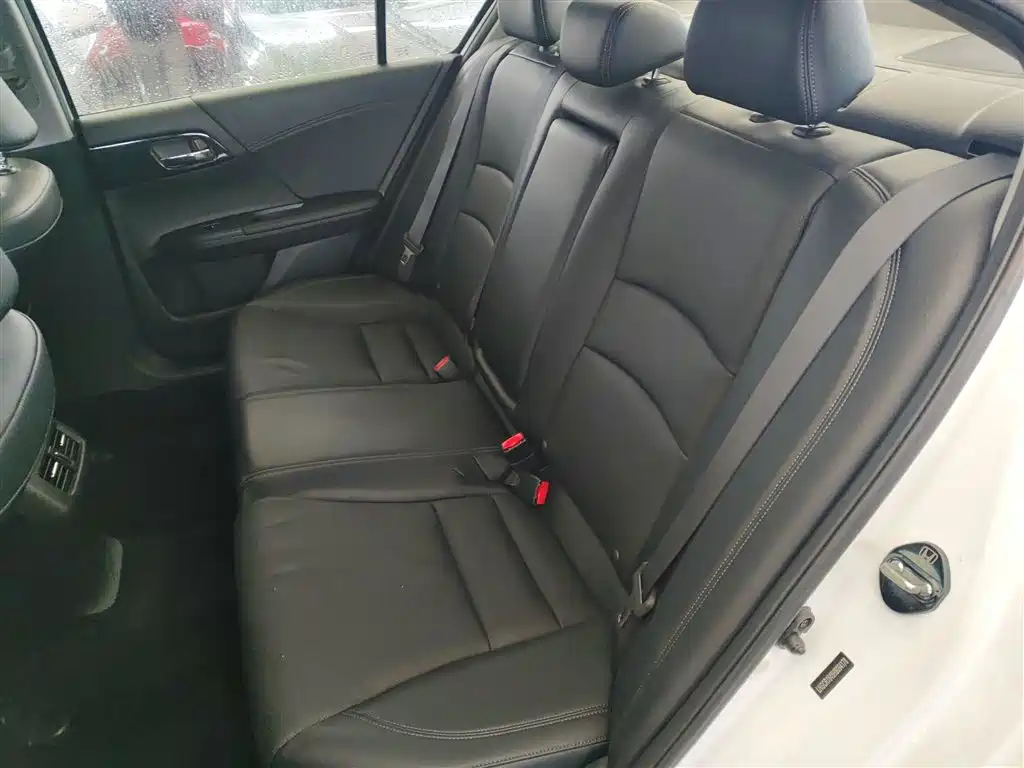 Honda Accord 2017 — фото 17