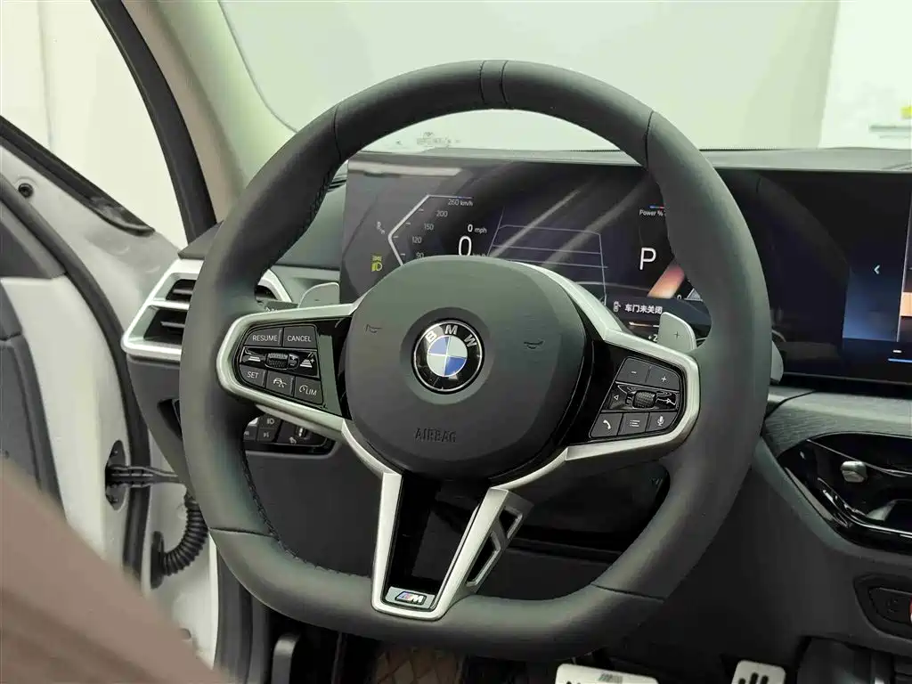 BMW 3 Series 2025 — фото 11
