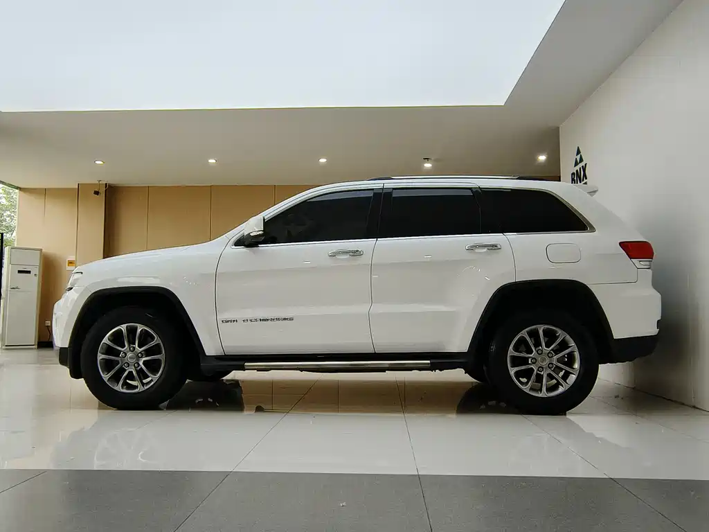 Jeep Grand Cherokee 2016 — фото 4