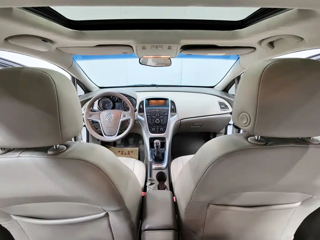 Buick Excelle 2014 — фото 10