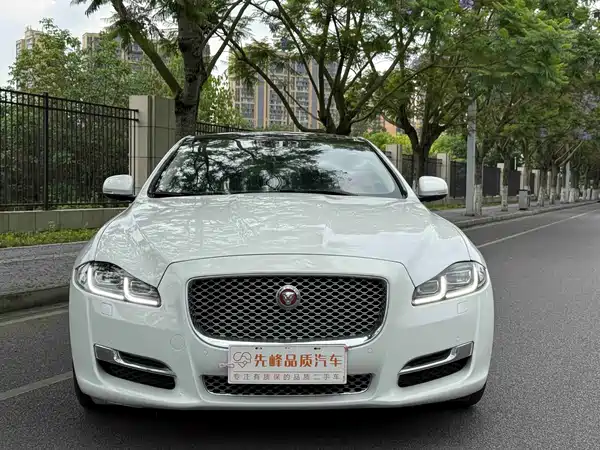 Jaguar XJ 2016