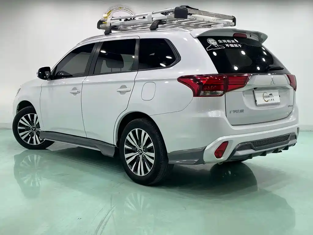 Mitsubishi Outlander 2022