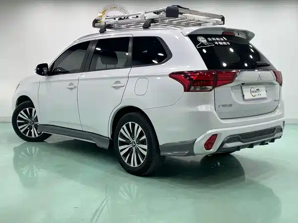 Mitsubishi Outlander 2022