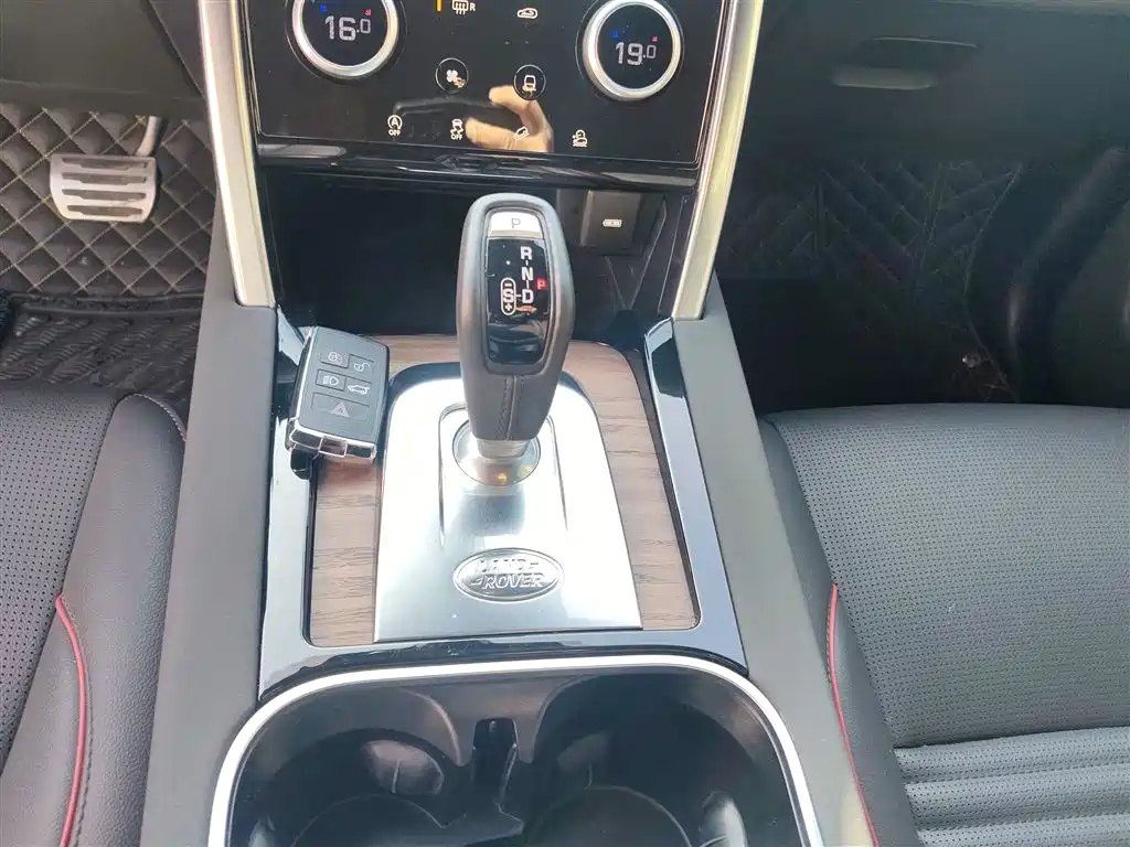 Land Rover Discovery Sport 2020 — фото 14