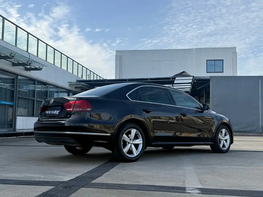 Volkswagen Passat 2014 — фото 13