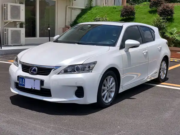 Lexus CT 2012