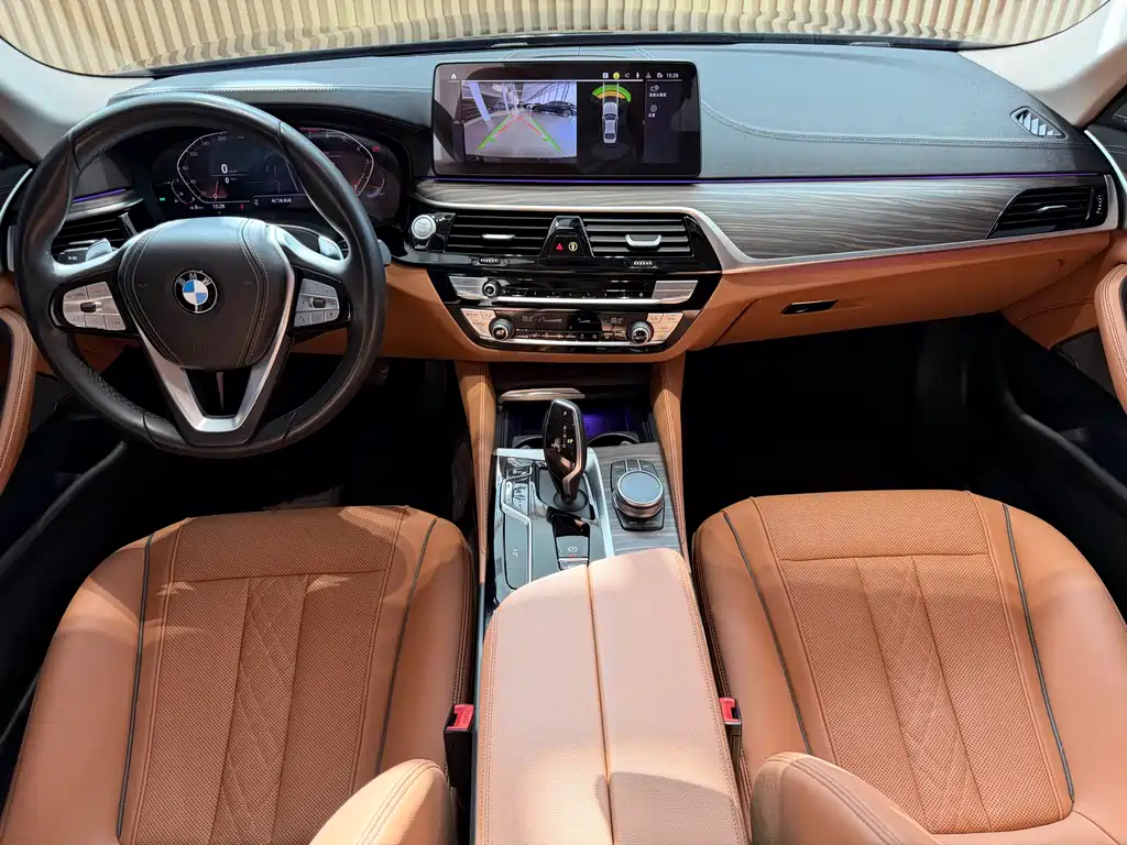 BMW 5 Series 2022 — фото 27