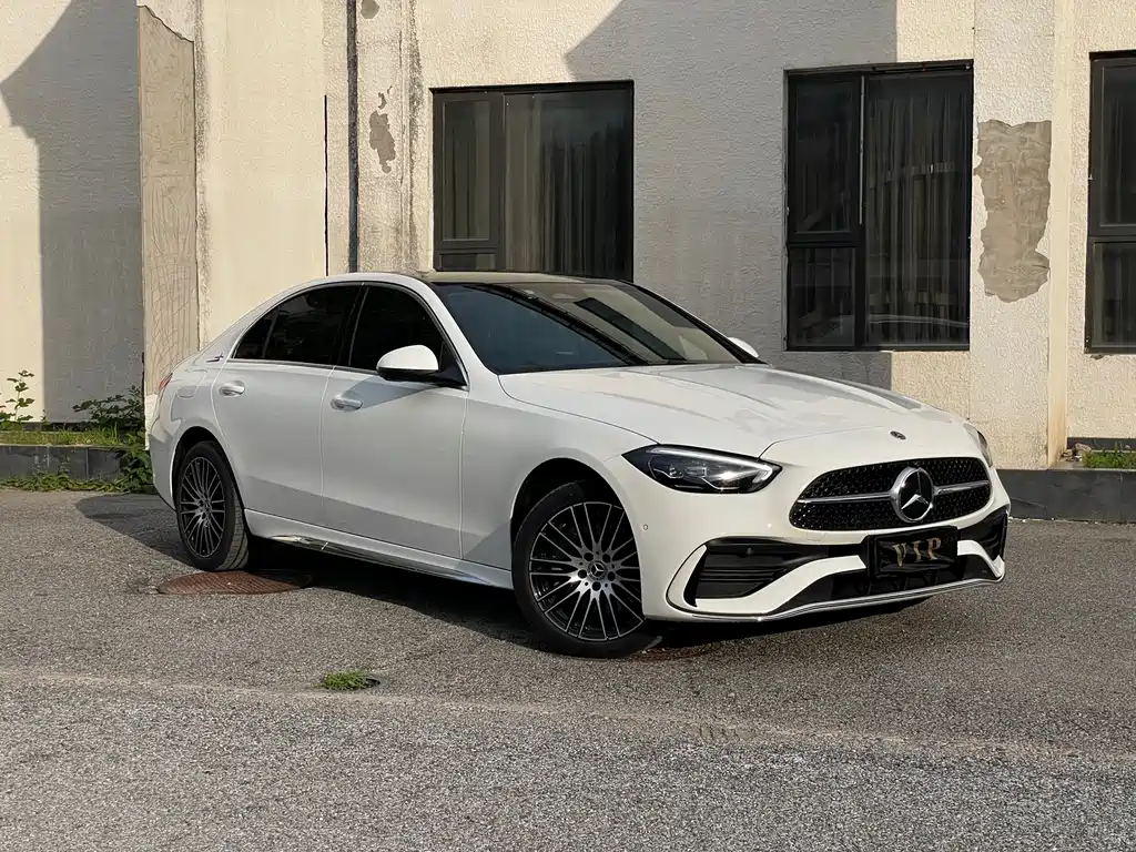 Mercedes-Benz C-Class 2025 — фото 3