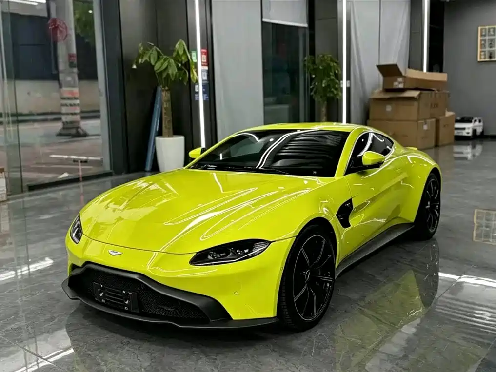 Aston Martin V8 Vantage 2019 — фото 6