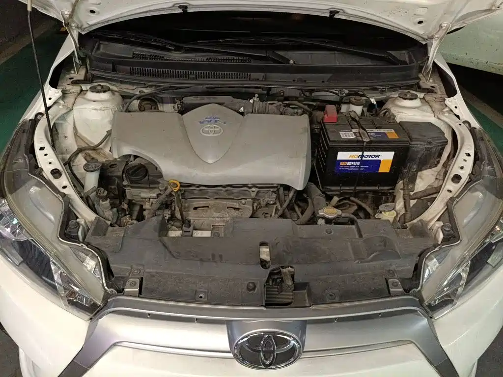Toyota Yaris L 2015 — фото 11