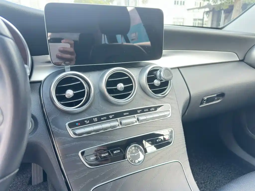 Mercedes-Benz C-Class 2019 — фото 16