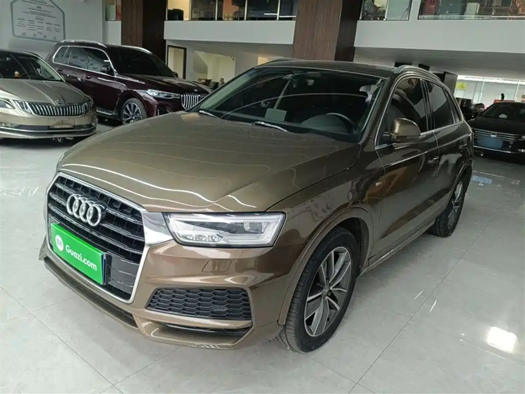 Audi Q3 2018 — фото 1