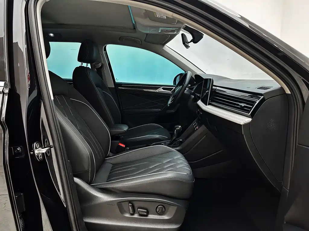 Volkswagen Tiguan L 2023 — фото 16
