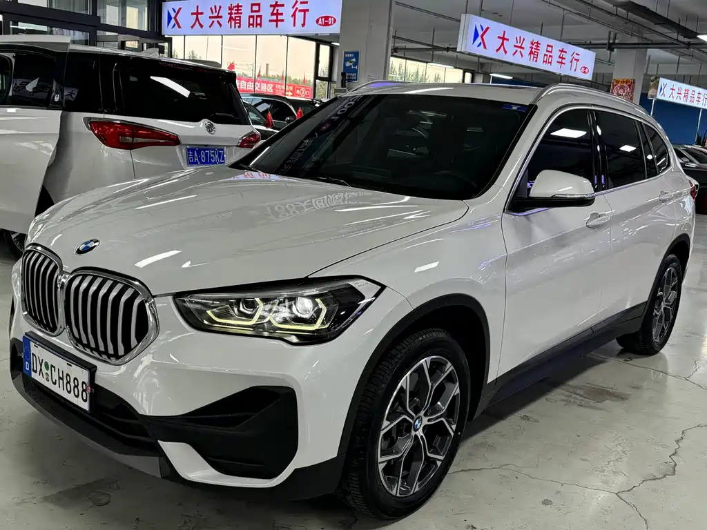 BMW X1 2021 — фото 1