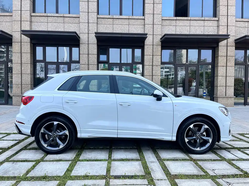 Audi Q3 2024 — фото 16