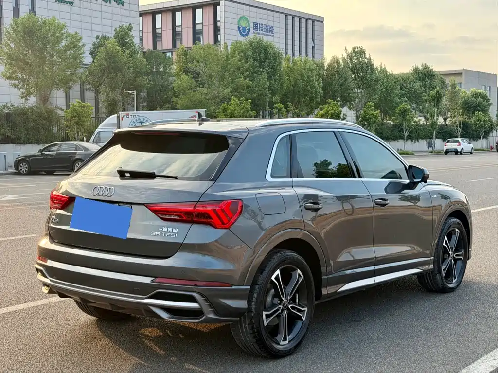 Audi Q3 2023 — фото 10