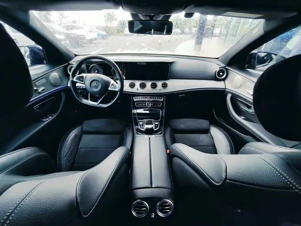 Mercedes-Benz E-Class 2018 — фото 17