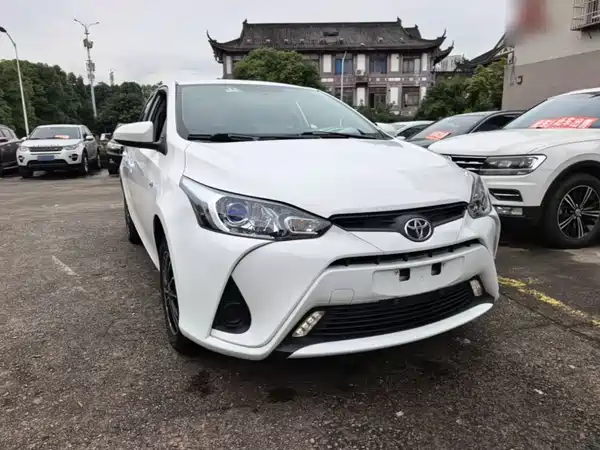 Toyota Yaris L 2022