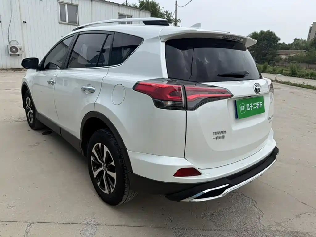 Toyota RAV4 2017