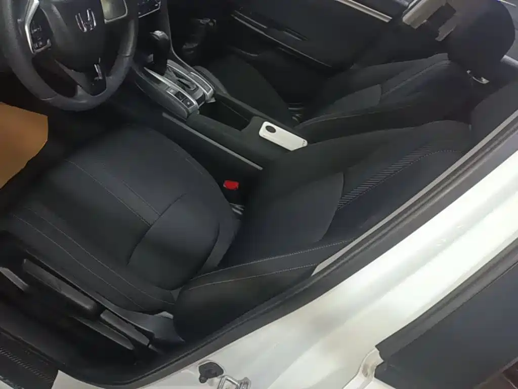 Honda Civic 2017 — фото 15
