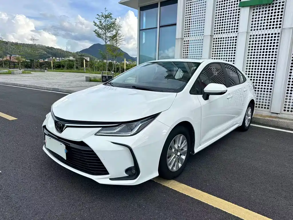 Toyota Corolla 2022 — фото 21
