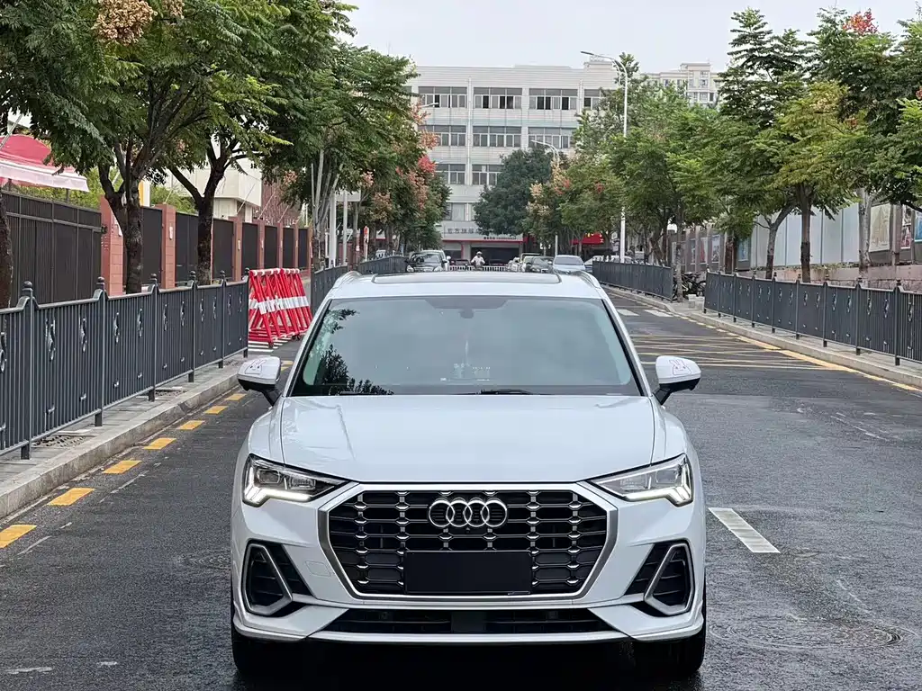 Audi Q3 2021