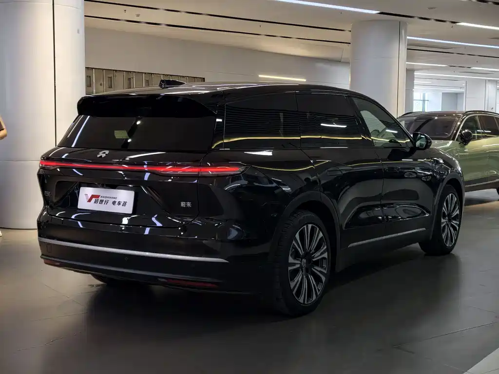 NIO ES8 2024