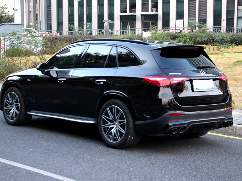 Mercedes-Benz GLC AMG 2025 — фото 4