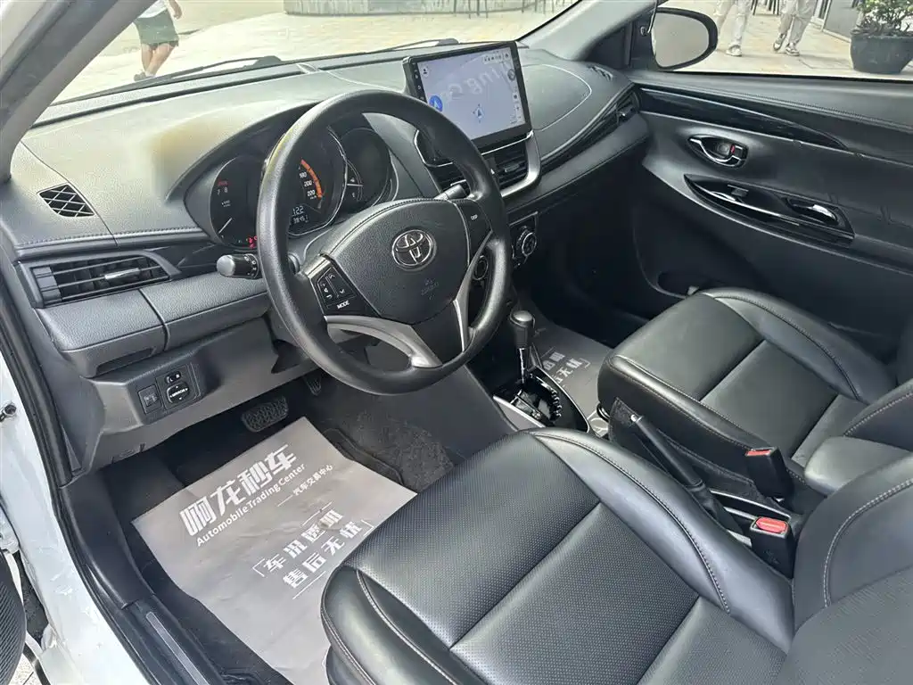 Toyota Yaris L 2023 — фото 10