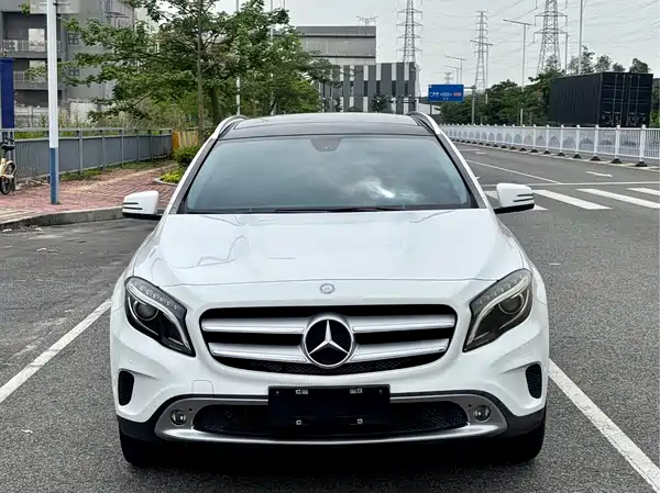 Mercedes-Benz GLA 2015