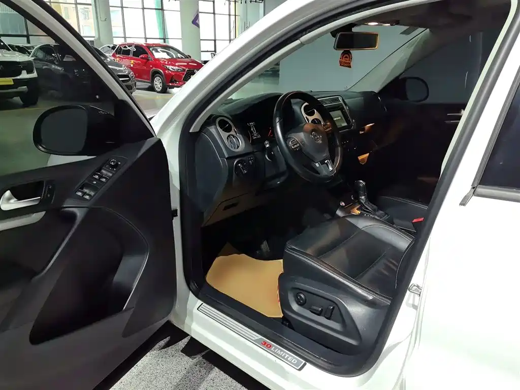 Volkswagen Tiguan 2017 — фото 12