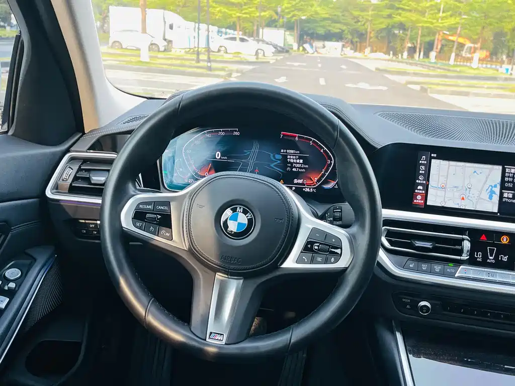 BMW 3 Series 2019 — фото 10