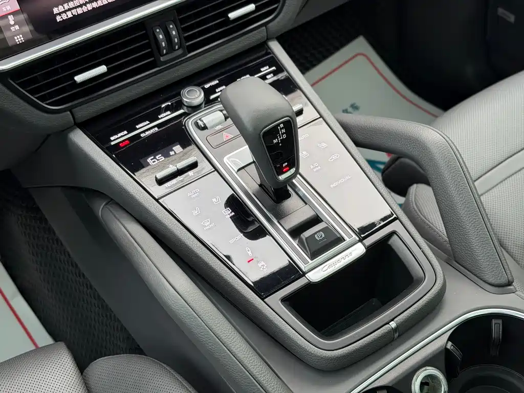 Porsche Cayenne 2021 — фото 12