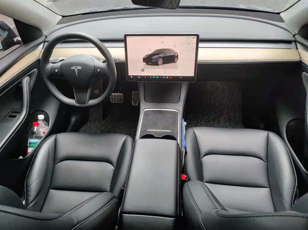 Tesla Model Y 2022 — фото 9