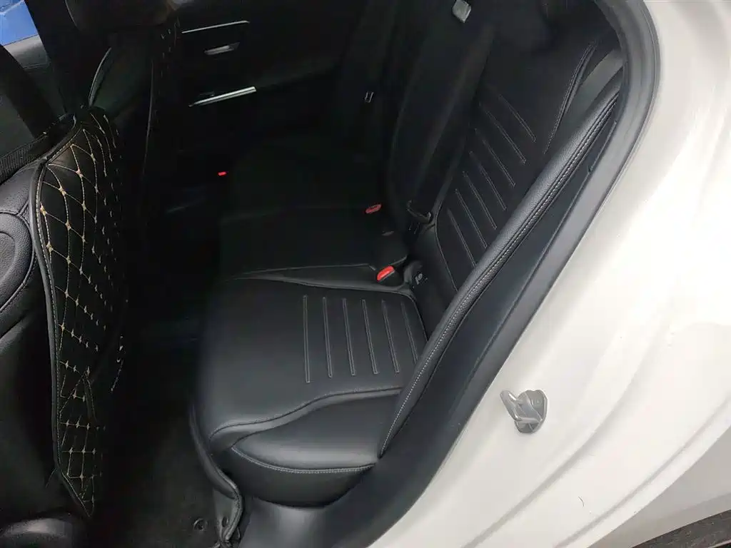 Mercedes-Benz C-Class 2022 — фото 17