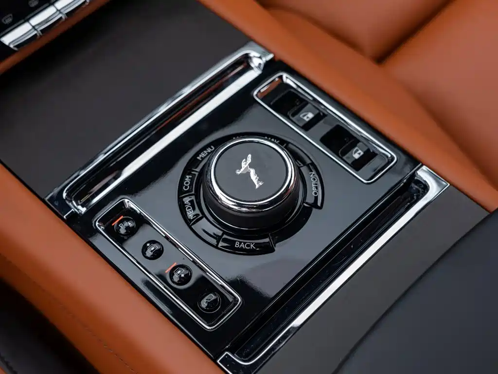 Rolls-Royce Ghost 2022 — фото 18
